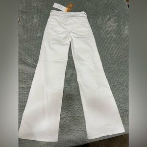White denim pants